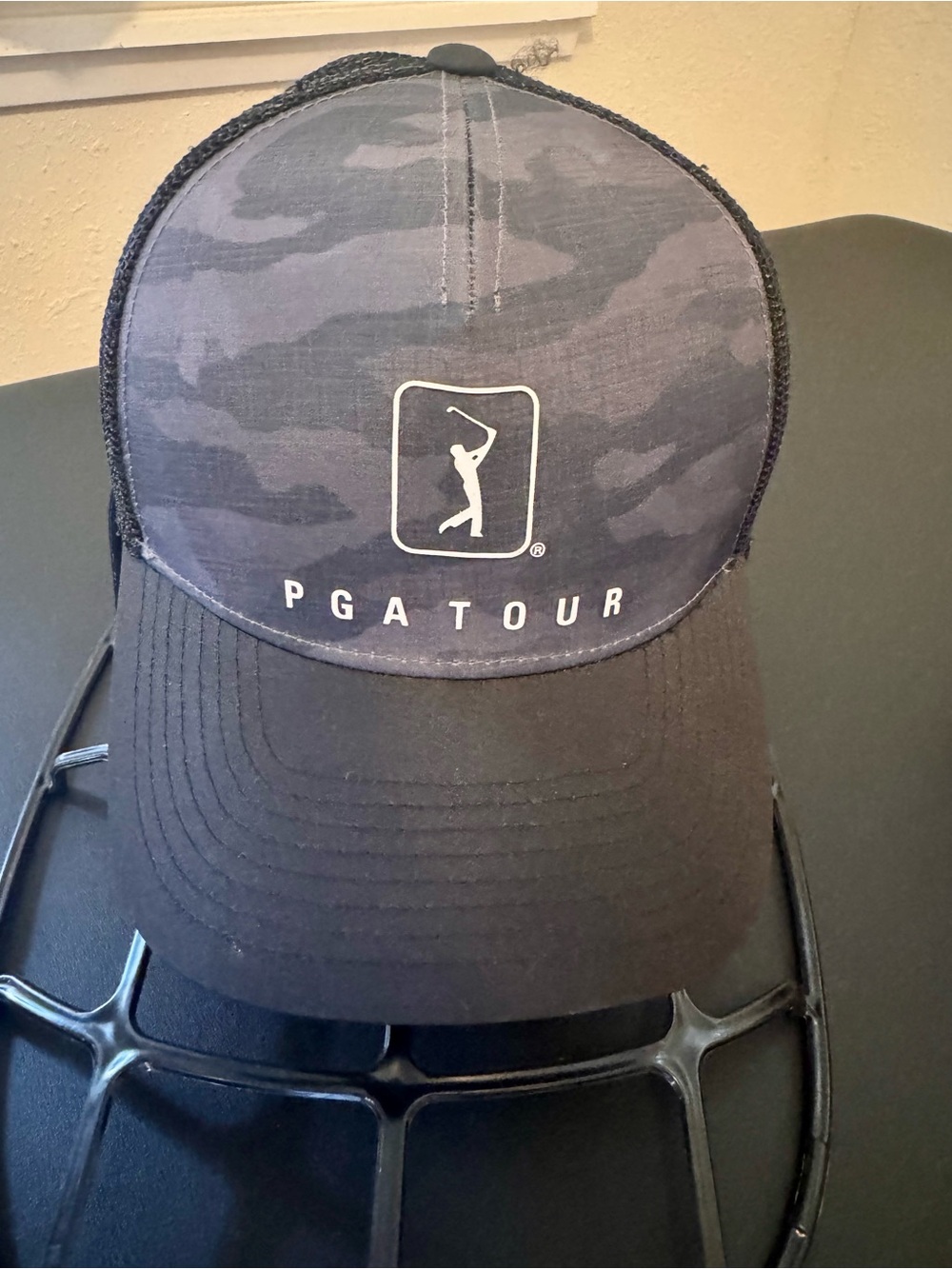 PGA TOUR Men's Black Camo Mesh Trucker Hat *** Like New